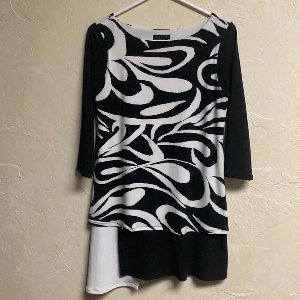Eva Varro Black/white Tunic